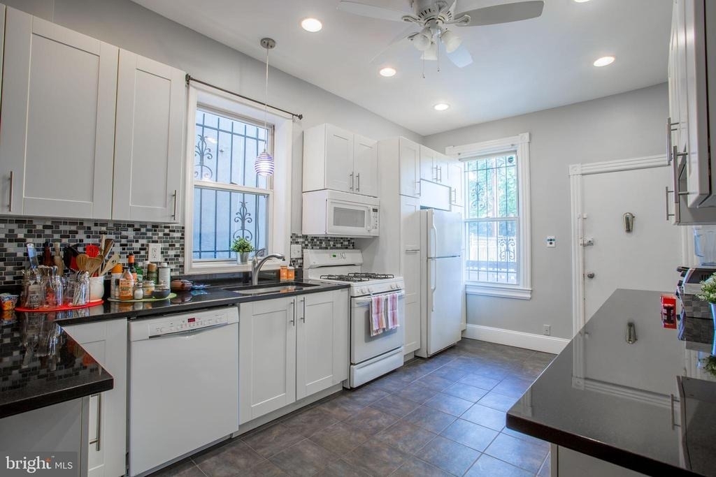 104 R St #a Ne - Photo 8