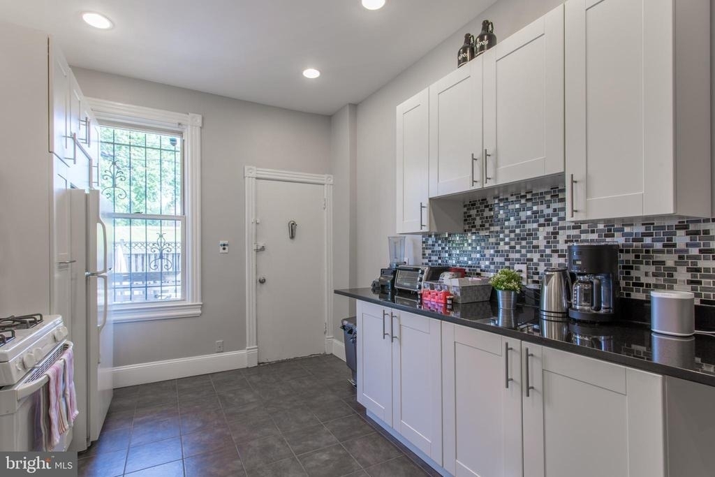 104 R St #a Ne - Photo 9