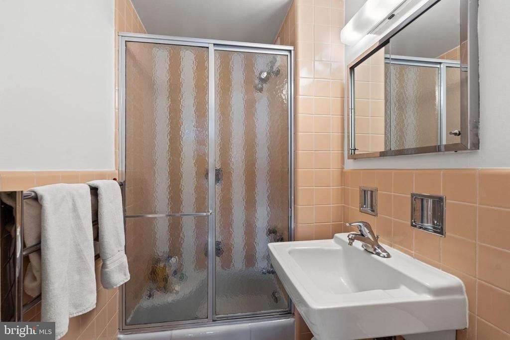 2475 Virginia Avenue Nw - Photo 28