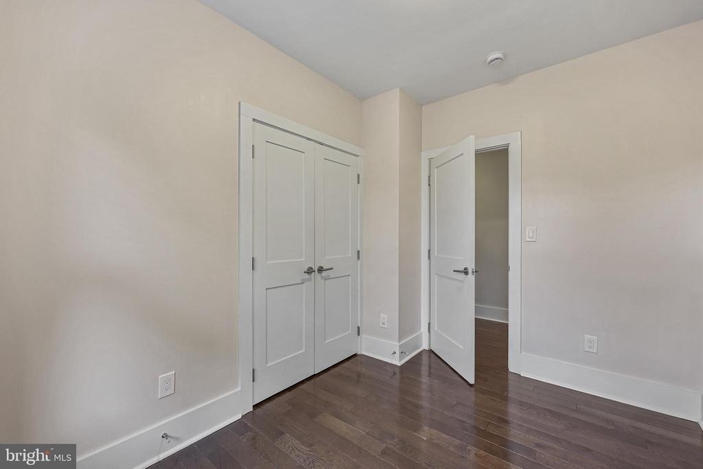 1100 Holbrook Terrace Ne - Photo 13