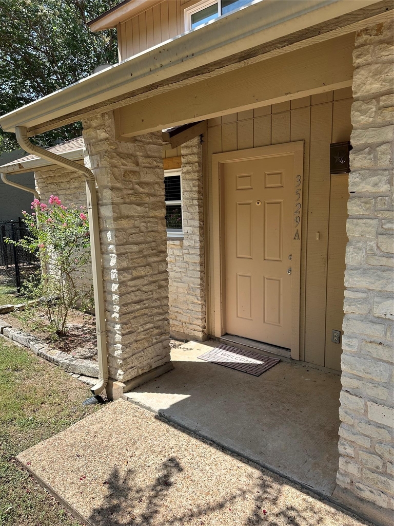 3529 North Hills Dr - Photo 0