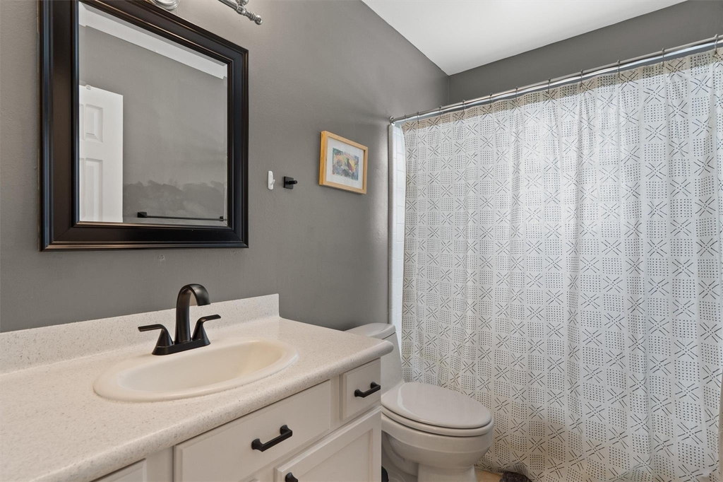 1182 Angelina St - Photo 19