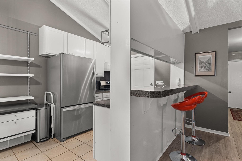 1182 Angelina St - Photo 8