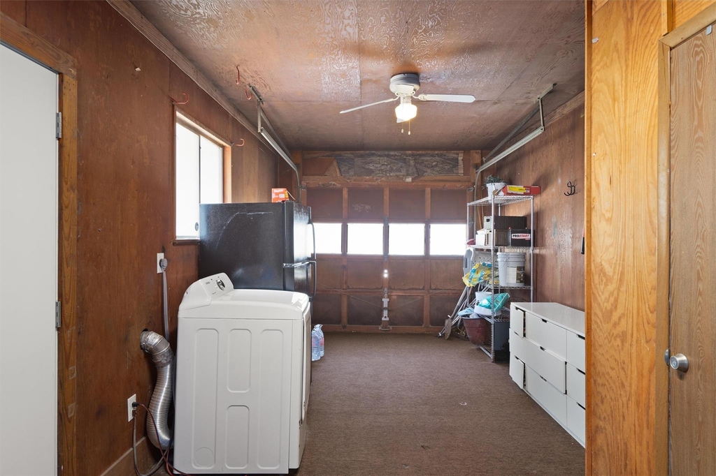 1182 Angelina St - Photo 20