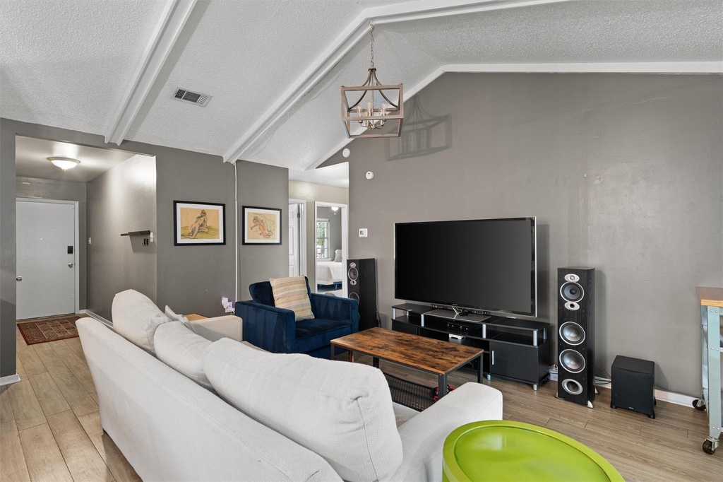 1182 Angelina St - Photo 3