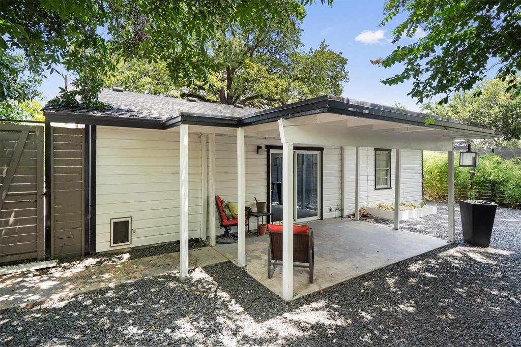 1182 Angelina St - Photo 24
