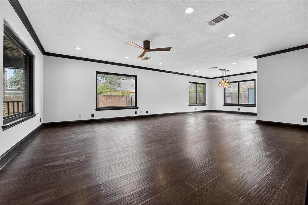 8409 Nairn Dr - Photo 4