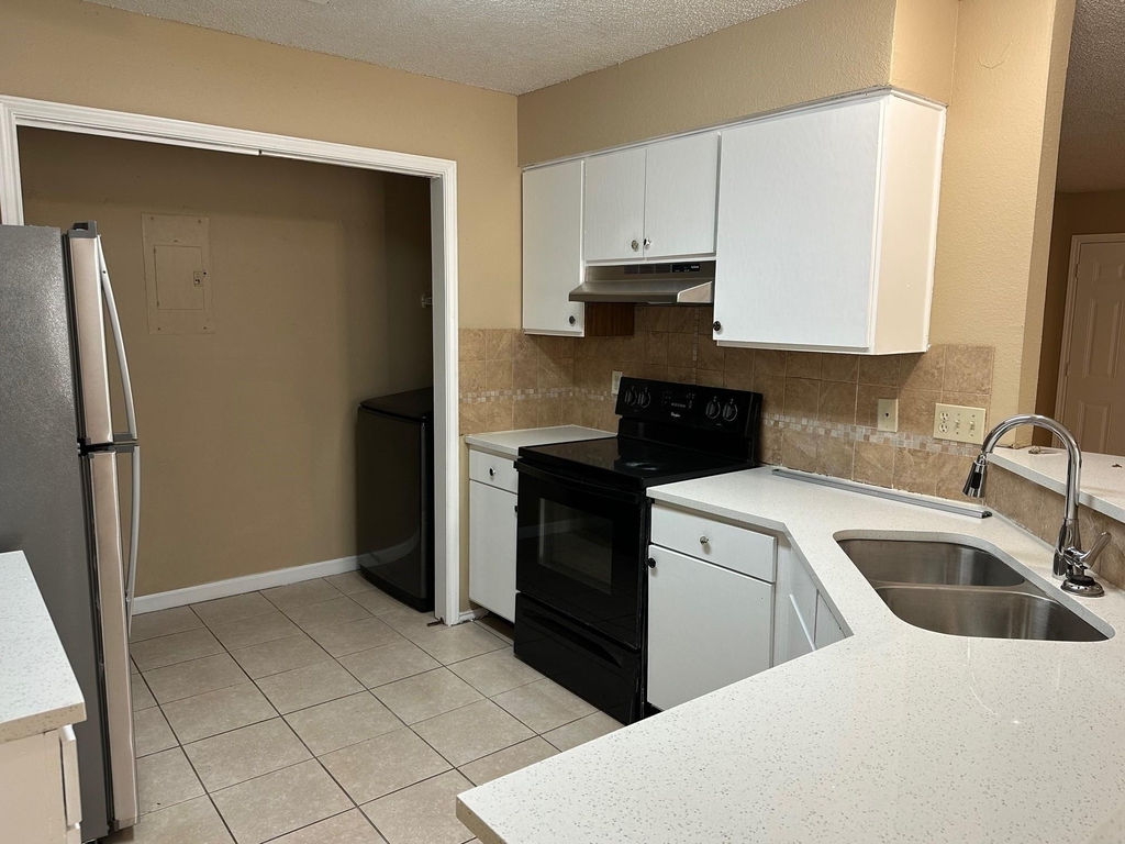 4300 Duval Rd - Photo 4
