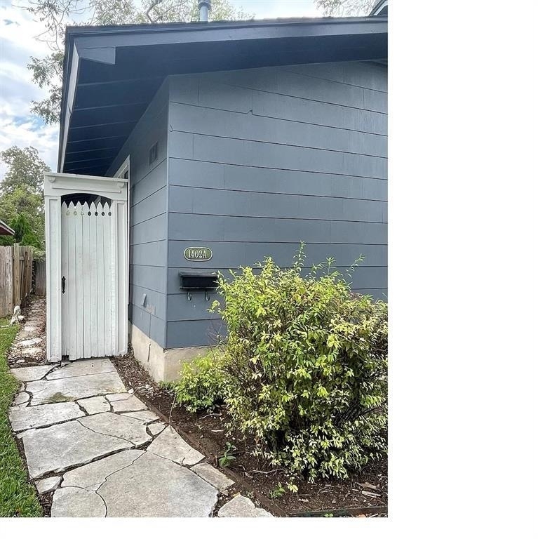 1402 Laurel St - Photo 1