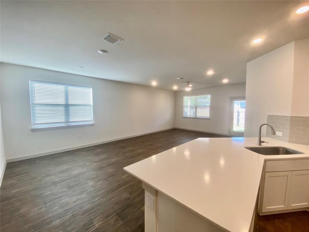 3117 Bragg Pl - Photo 3