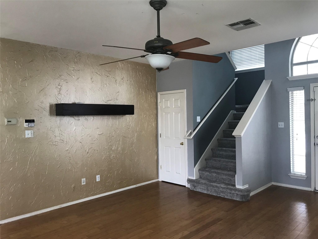 11321 Fletcher Hall Ln - Photo 9