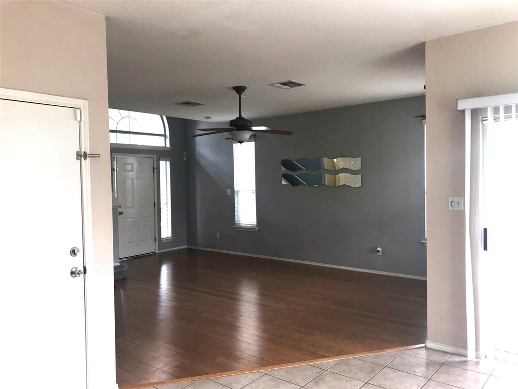 11321 Fletcher Hall Ln - Photo 8