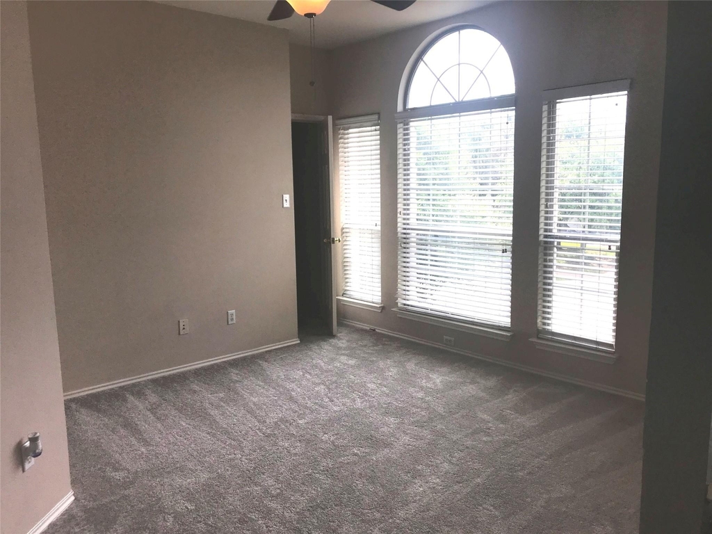 11321 Fletcher Hall Ln - Photo 11