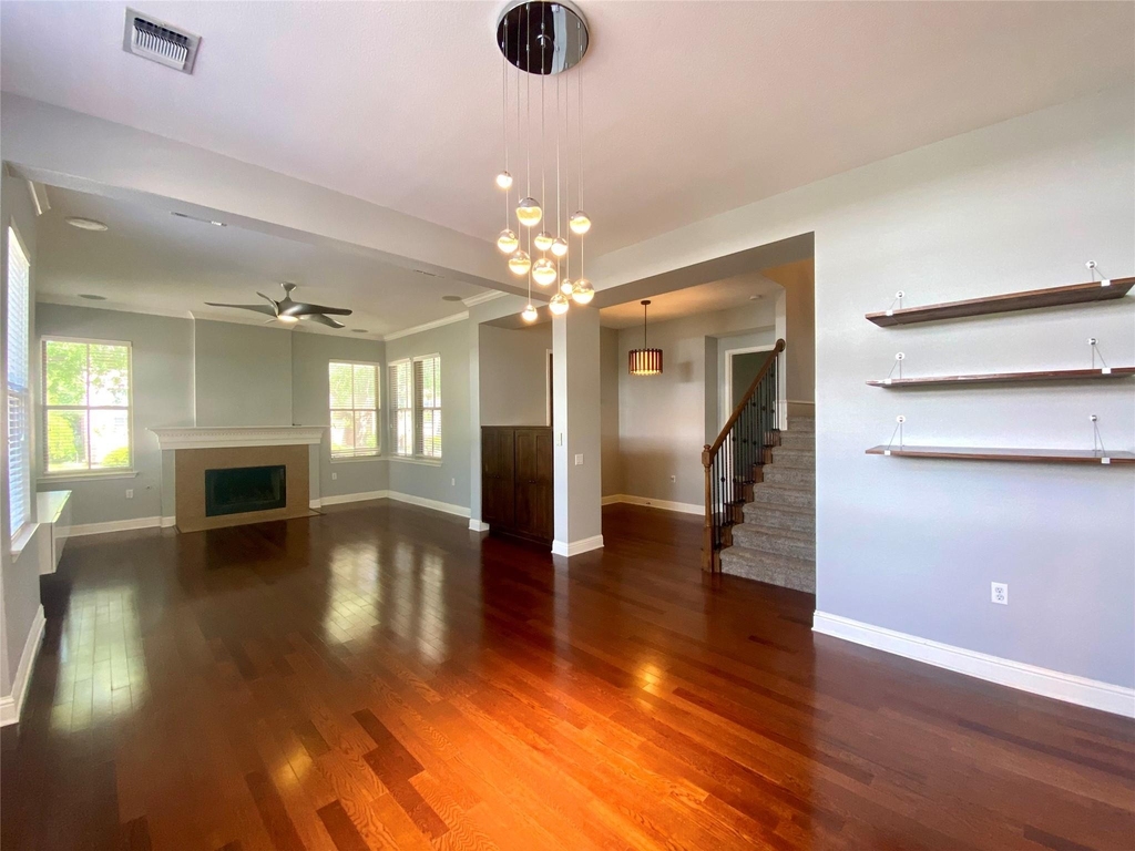 2009 Emma Long St - Photo 2