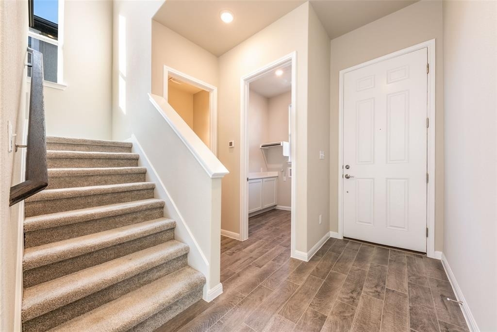 1015 Vista View Dr - Photo 4