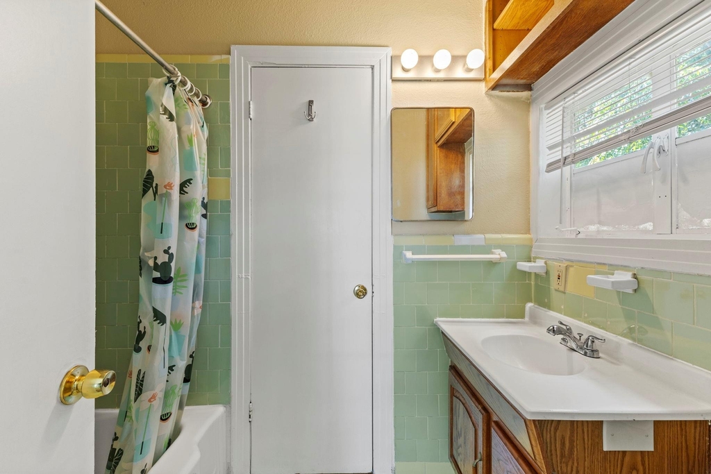 108 W Austin St - Photo 5