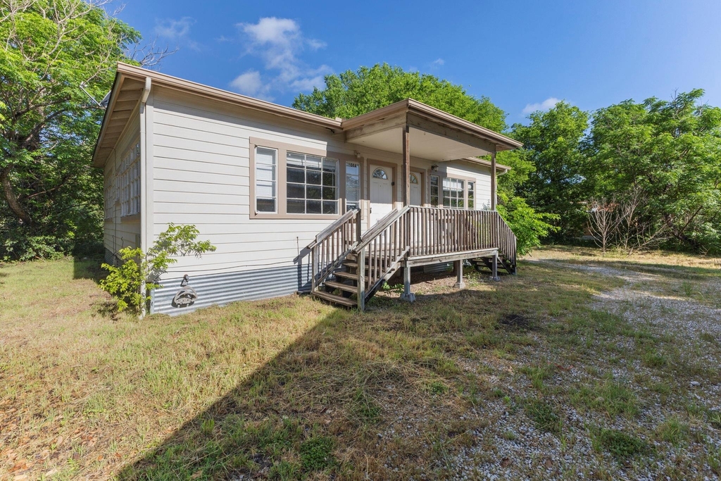 108 W Austin St - Photo 10