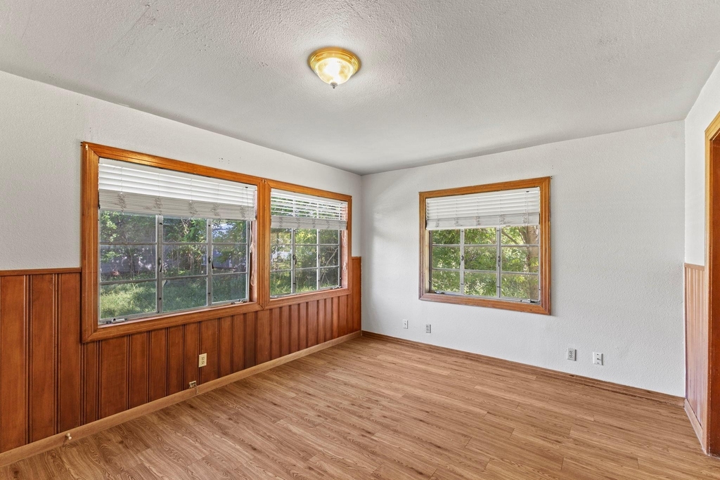 108 W Austin St - Photo 7