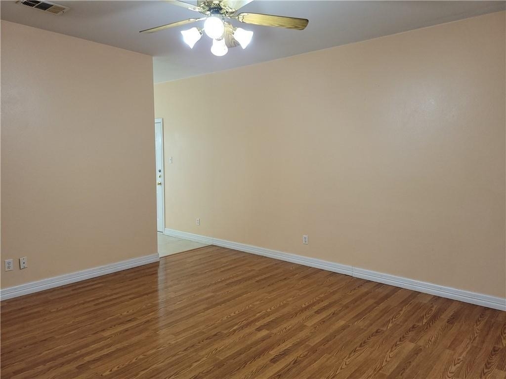 1501 Prather St - Photo 1