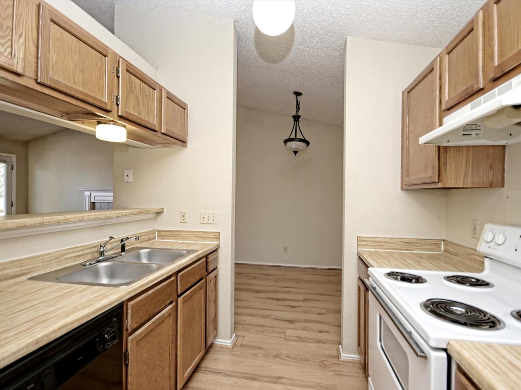 511 Cutty Trl - Photo 9