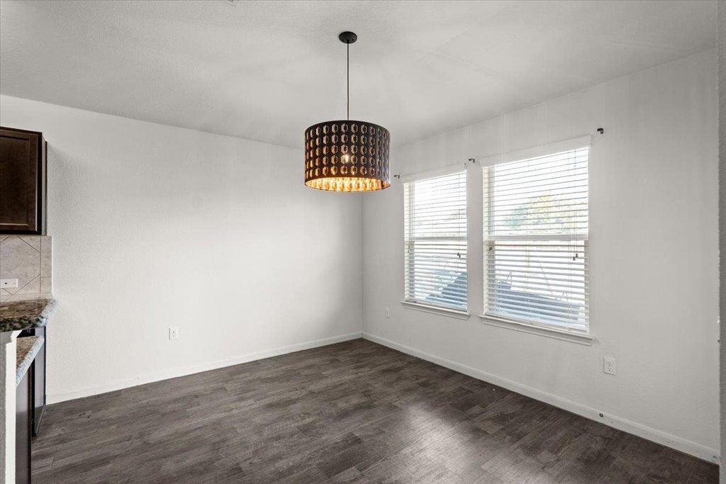 376 Musgrav Ave - Photo 13