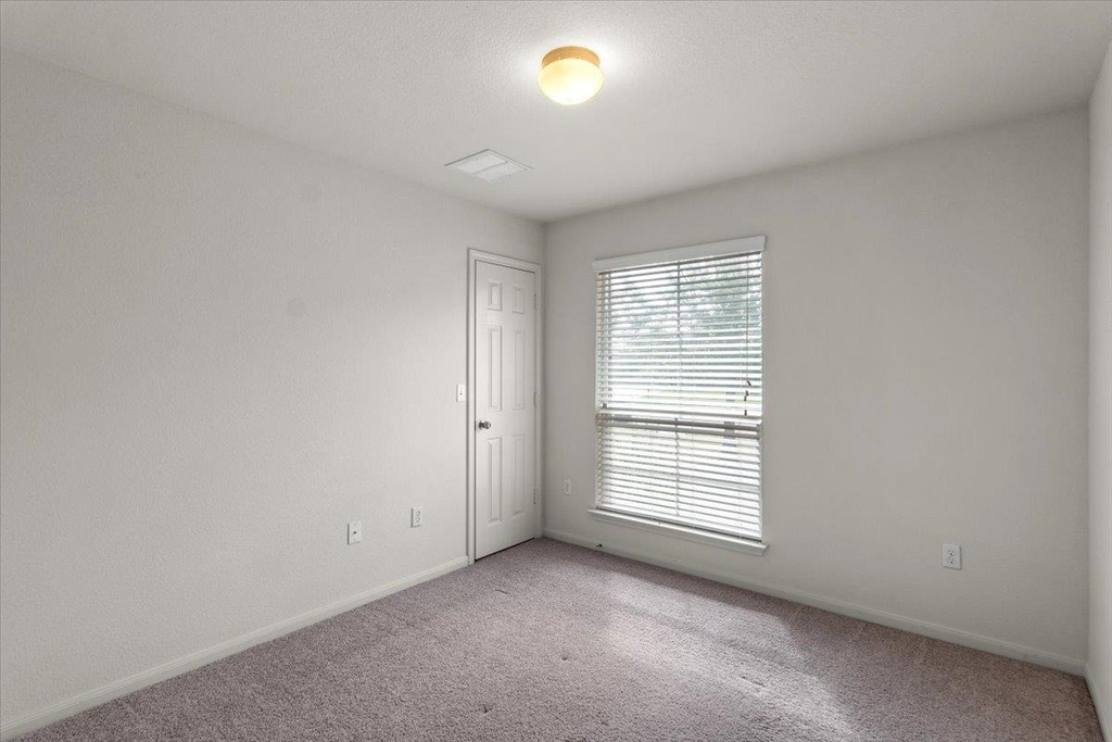 376 Musgrav Ave - Photo 16