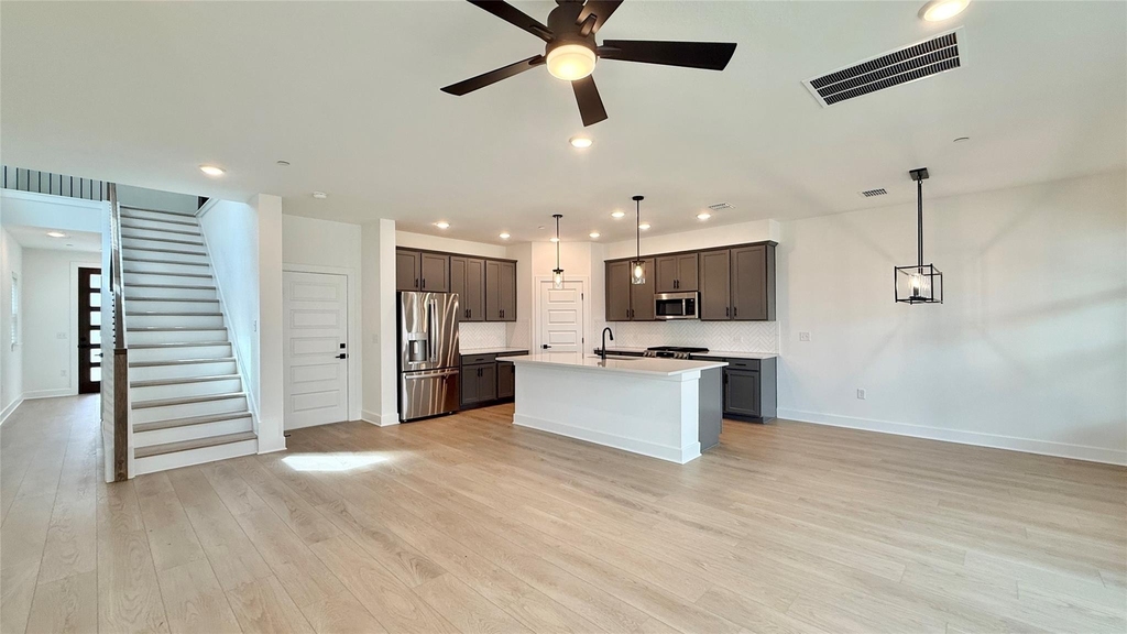 1016 Brickell Loop - Photo 4