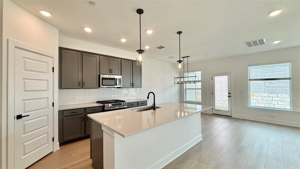 1016 Brickell Loop - Photo 6