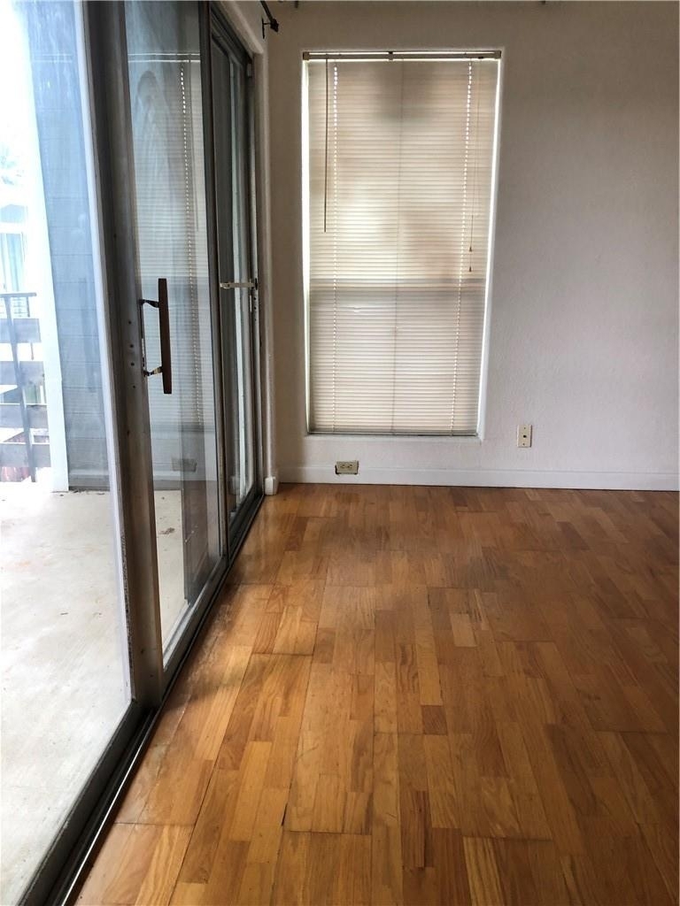 112 W 38th St - Photo 2