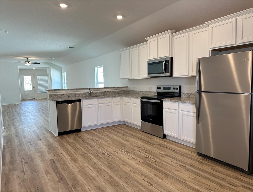 120 Morrison Dr - Photo 2