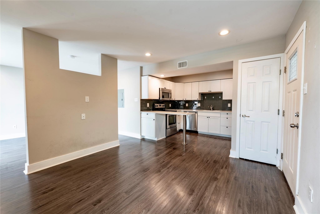 935 La Posada Dr - Photo 11