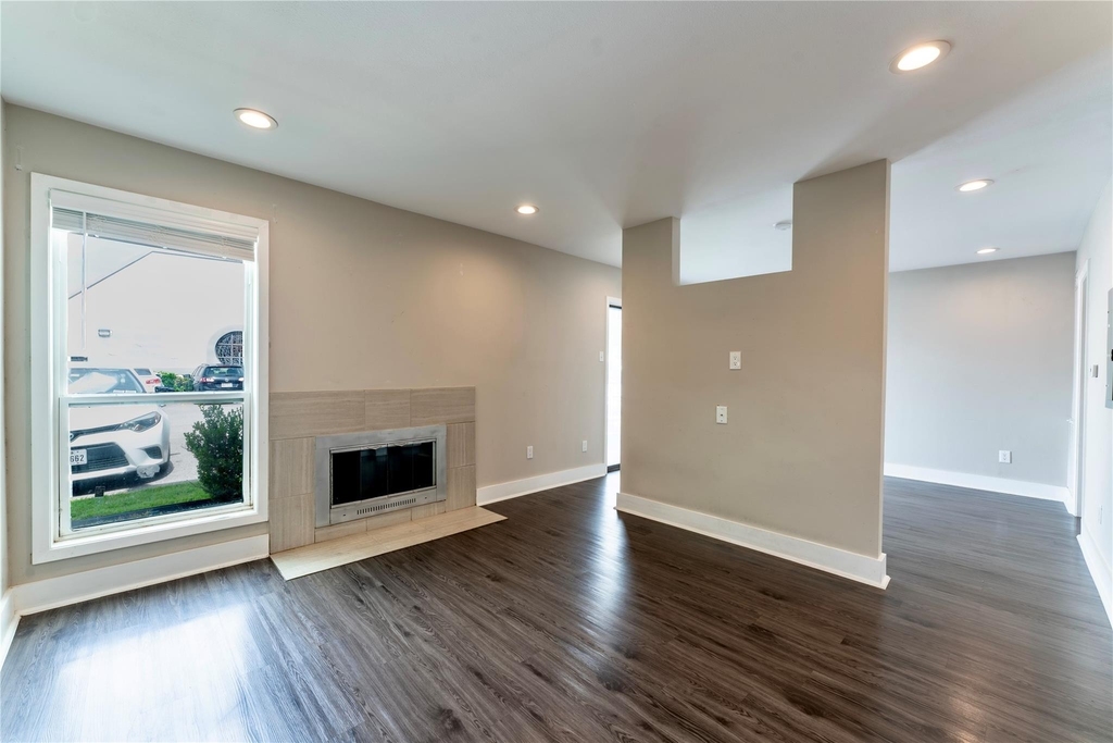 935 La Posada Dr - Photo 3