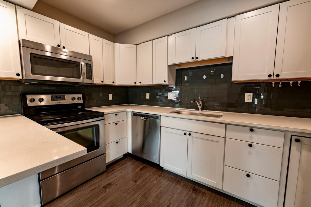 935 La Posada Dr - Photo 8