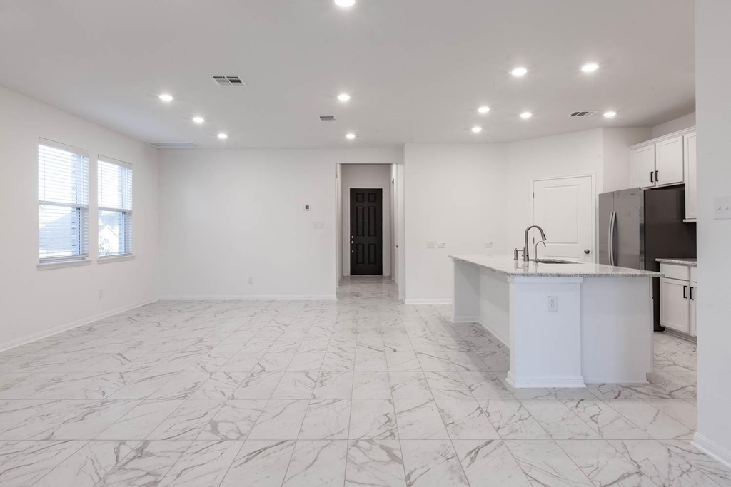 309 Barton Oak Trl - Photo 5