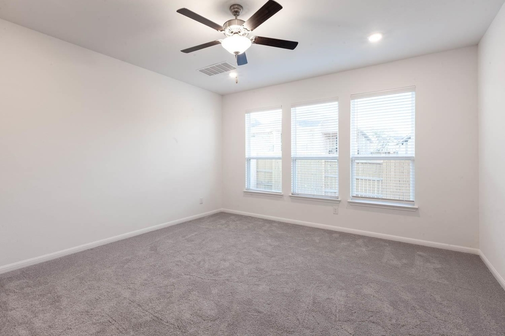 309 Barton Oak Trl - Photo 9
