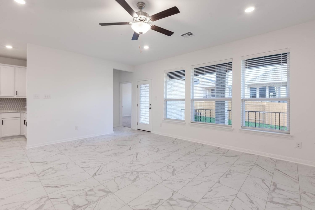 309 Barton Oak Trl - Photo 8