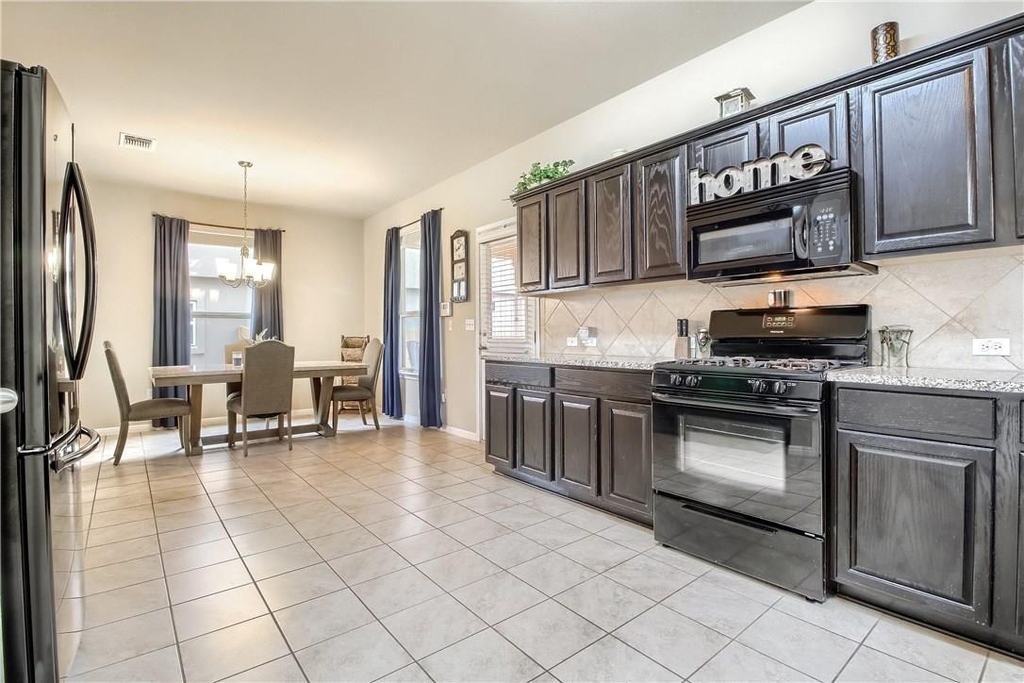 1408 Blake St - Photo 2