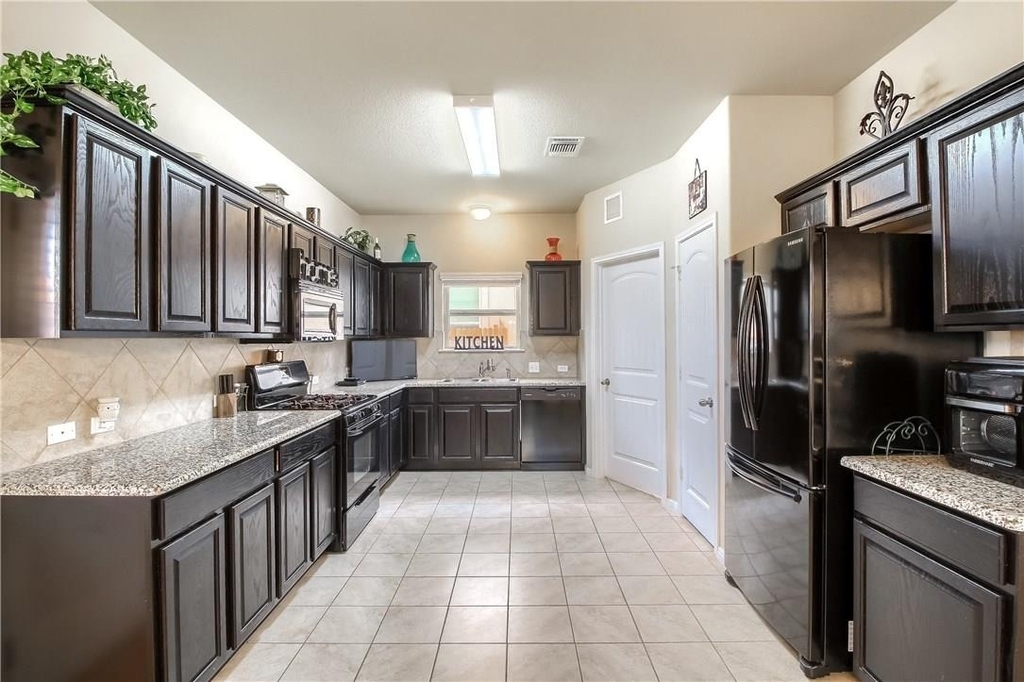 1408 Blake St - Photo 6