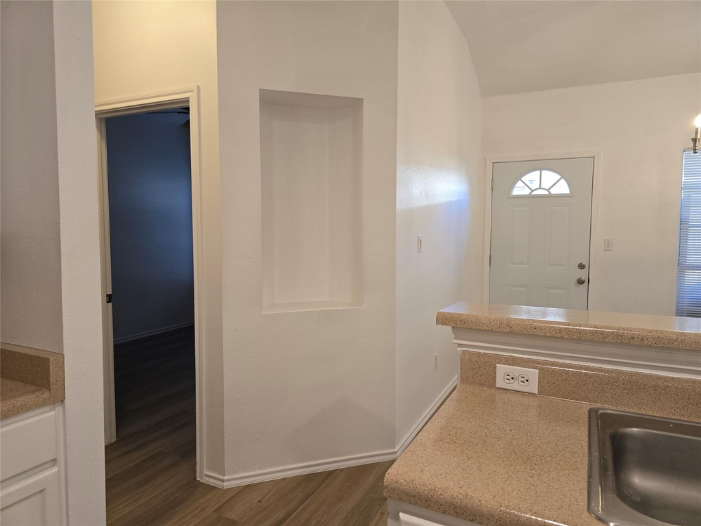 8701 Weiser Dr - Photo 10