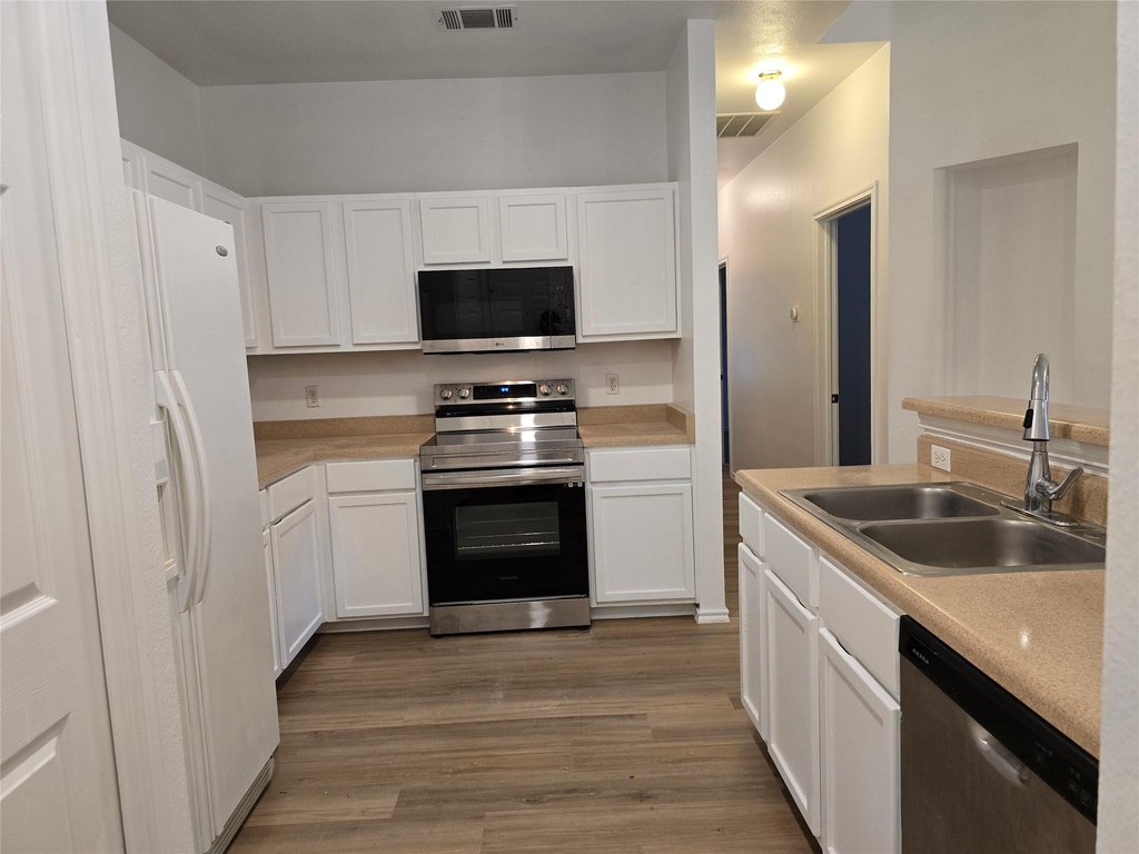 8701 Weiser Dr - Photo 9