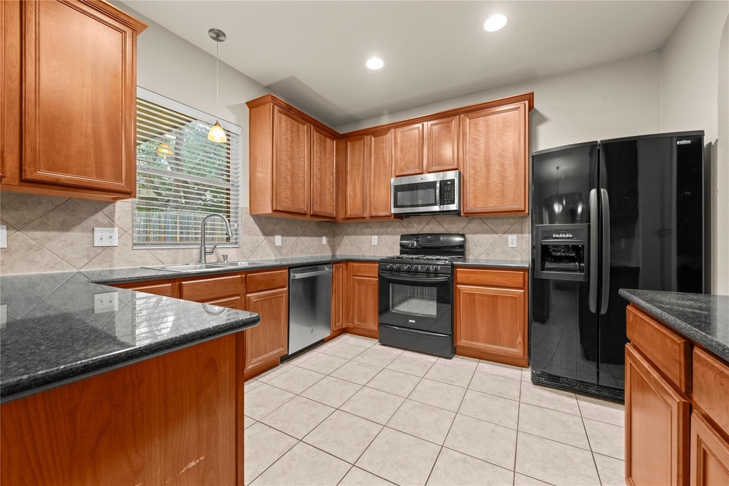 5105 Hibiscus Valley Dr - Photo 9