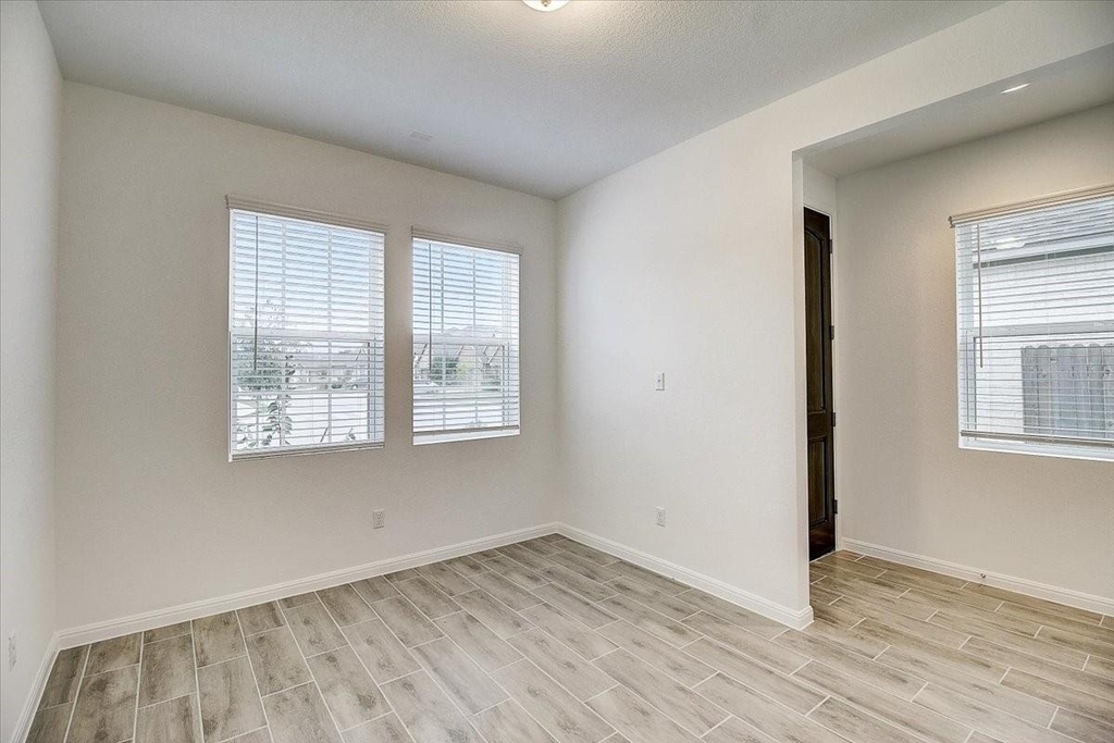 117 Lacey Oak Loop - Photo 2
