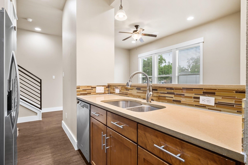 1704 Cedar Bend Dr - Photo 7