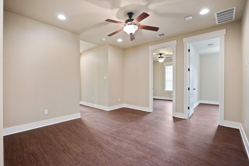 1704 Cedar Bend Dr - Photo 11