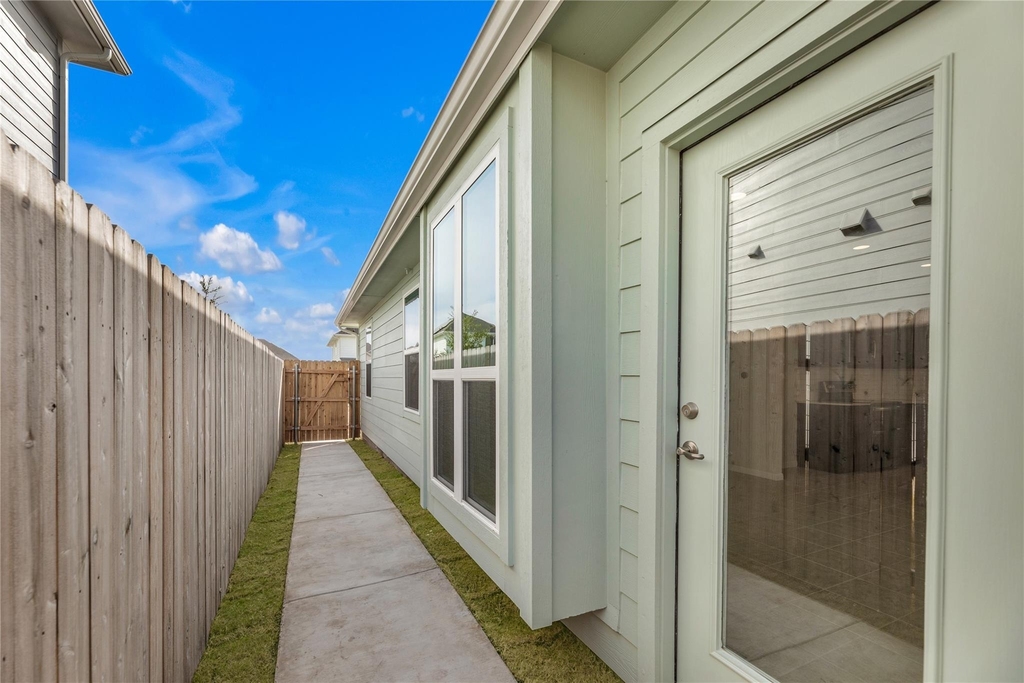 9505 Morning Iris Dr - Photo 26