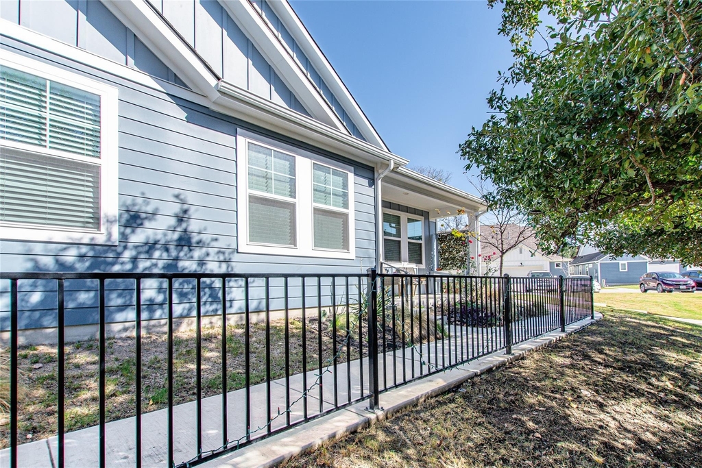121 Lafitte Dr - Photo 1