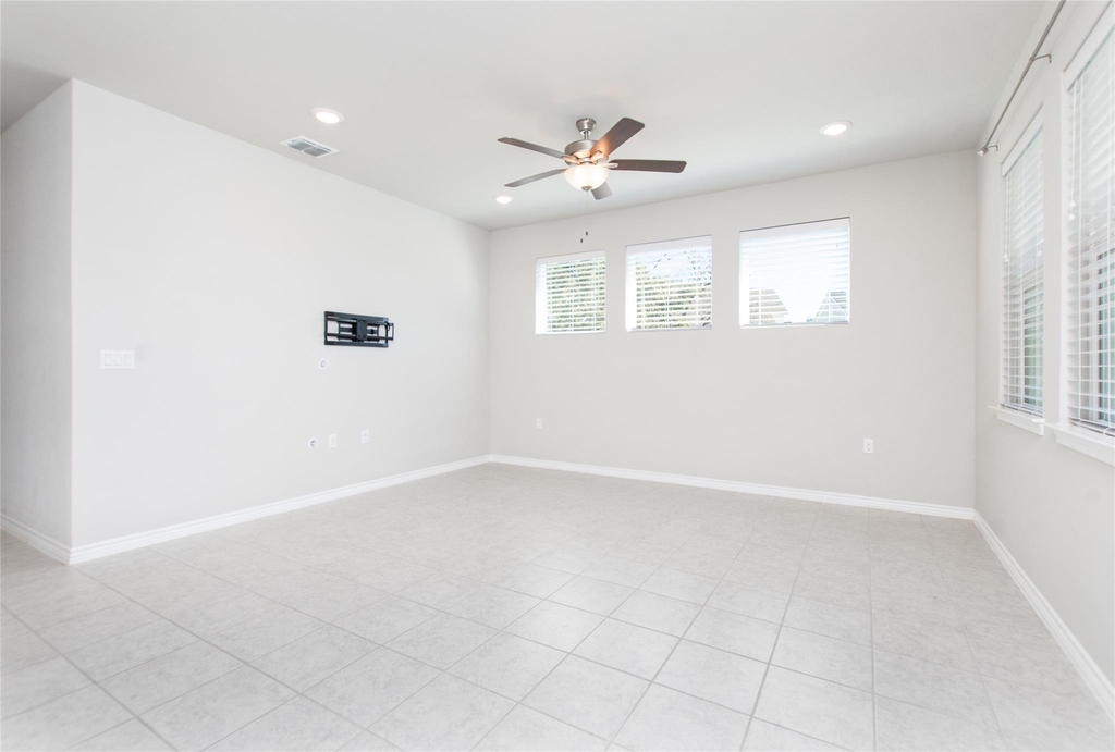 121 Lafitte Dr - Photo 6