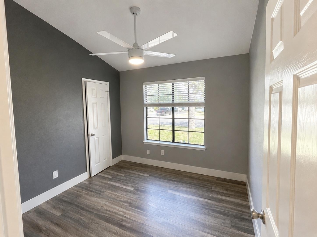 8900 Linton Dr - Photo 11