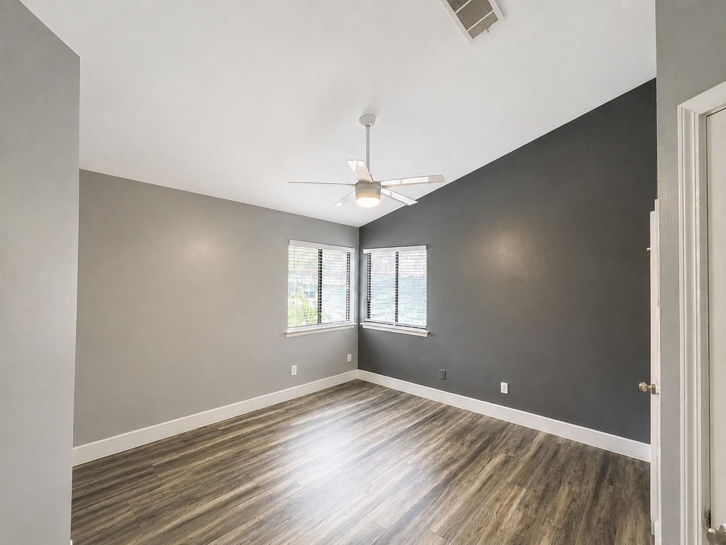 8900 Linton Dr - Photo 9