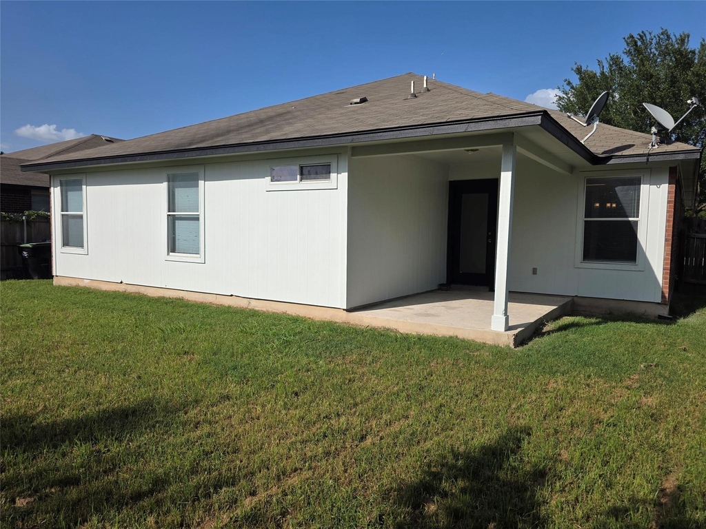 319 Riverwalk Dr - Photo 1